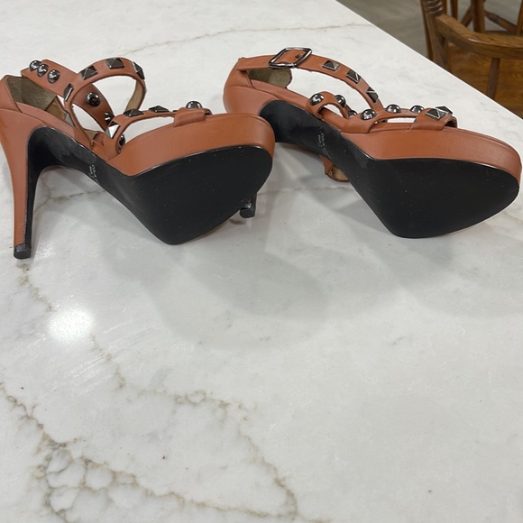 Colin Stuart platform sandals with decorated strays size 7.5 - Picture 4 of 4